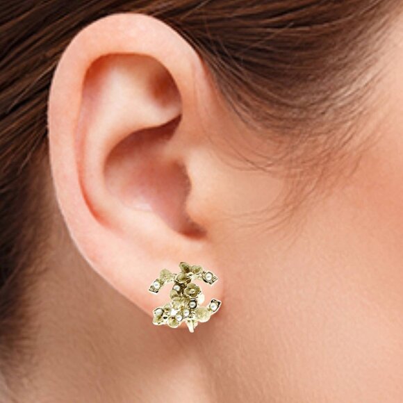 Chanel Gold CC Mini Pearl Mini Flowers Clip on Earrings - Picture 2 of 4